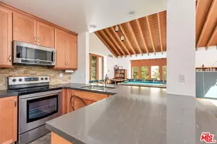 9312 Summertime Ln, Culver City, CA 90230 - Photo 23