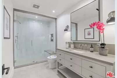 1072 Amalfi Dr, Pacific Palisades, CA 90272 - Photo 27