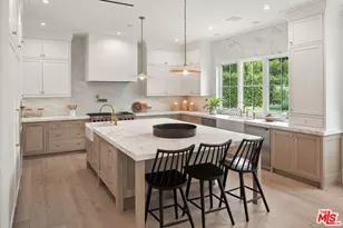 1072 Amalfi Dr, Pacific Palisades, CA 90272 - Photo 13