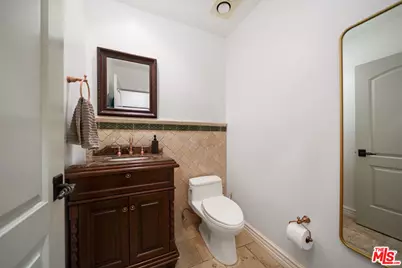 10913 Whipple St #205, Toluca Lake, CA 91602 - Photo 15