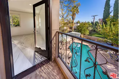 13847 Gilmore St, Van Nuys, CA 91401 - Photo 39
