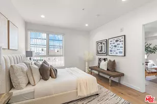 105 S Mariposa Ave, Los Angeles, CA 90004 - Photo 31