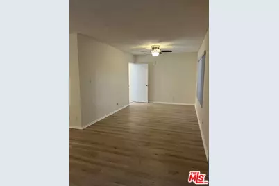 7521 Hampton Ave #210, West Hollywood, CA 90046 - Photo 1