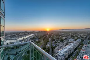 13700 Marina Pointe Dr, Marina del Rey, CA 90292 - Photo 19