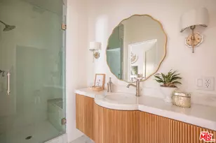 902 S Citrus Ave, Los Angeles, CA 90036 - Photo 13