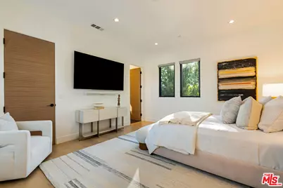 5186 Gloria Ave, Encino, CA 91436 - Photo 15