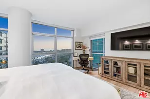 13700 Marina Pointe Dr, Marina del Rey, CA 90292 - Photo 15
