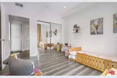 1625 Granville Ave #304, Los Angeles, CA 90025 - Photo 17