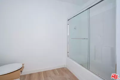 1432 E 25th St, Los Angeles, CA 90011 - Photo 13
