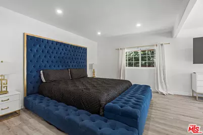 19007 Vanowen St, Reseda, CA 91335 - Photo 19