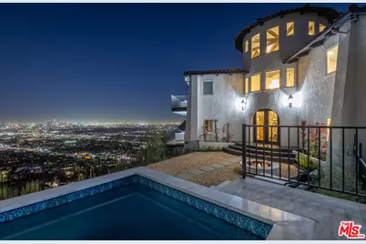 8300 Grand View Dr, Los Angeles, CA 90046 - Photo 37