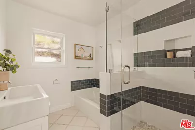 7805 Denrock Ave, Los Angeles, CA 90045 - Photo 13