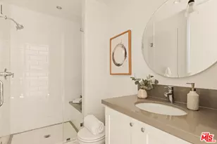 8109 McConnell Ave, Los Angeles, CA 90045 - Photo 17