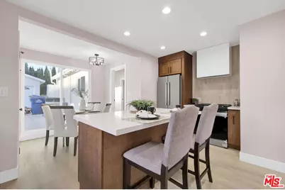 5011 W 131st St, Hawthorne, CA 90250 - Photo 9