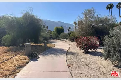 2001 E Camino Parocela #L81, Palm Springs, CA 92264 - Photo 23