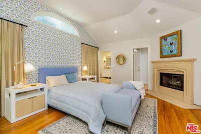 10570 Lindbrook Dr, Los Angeles, CA 90024 - Photo 23