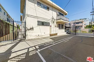 940 S Gramercy Pl, Los Angeles, CA 90019 - Photo 19