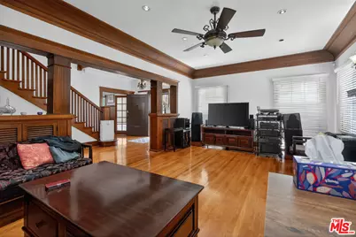 867 S Bronson Ave, Los Angeles, CA 90005 - Photo 3