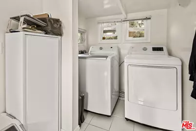 2477 Walnut Ave, Venice, CA 90291 - Photo 33