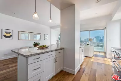 10501 Wilshire Blvd #1810, Los Angeles, CA 90024 - Photo 7