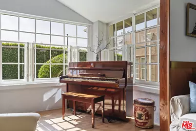 41 Vicente Ter, Santa Monica, CA 90401 - Photo 11