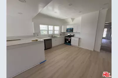 2320 W 25th St, Los Angeles, CA 90018 - Photo 5