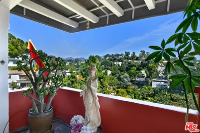 2882 Belden Dr, Los Angeles, CA 90068 - Photo 21