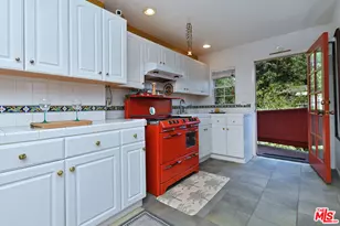 2882 Belden Dr, Los Angeles, CA 90068 - Photo 47