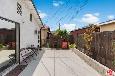 11477 Amboy Ave, San Fernando, CA 91340 - Photo 21