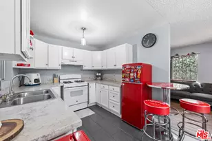 11477 Amboy Ave, San Fernando, CA 91340 - Photo 11