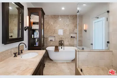 697 Washington Blvd, Marina del Rey, CA 90292 - Photo 15
