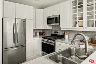 2477 Walnut Ave, Venice, CA 90291 - Photo 11