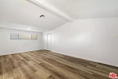 20307 Mobile St, Winnetka, CA 91306 - Photo 21