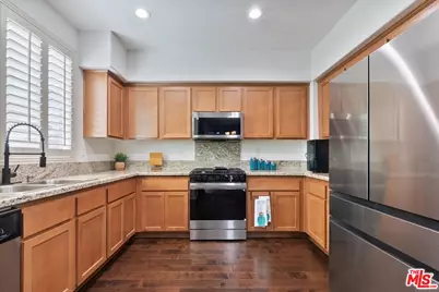 11926 Olive Glen Ln, Los Angeles, CA 90047 - Photo 13