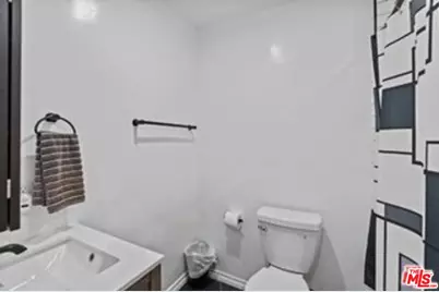 11710 Hartsook St, Valley Village, CA 91607 - Photo 13