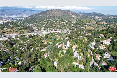 7207 Woodrow Wilson Dr, Los Angeles, CA 90068 - Photo 13