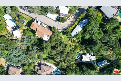 7207 Woodrow Wilson Dr, Los Angeles, CA 90068 - Photo 11