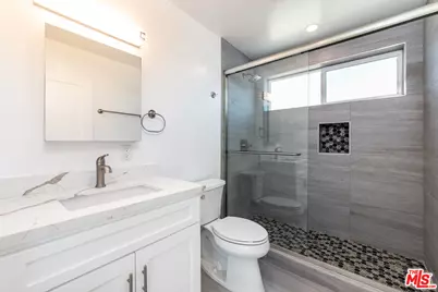 2815 S Mansfield Ave, Los Angeles, CA 90016 - Photo 27
