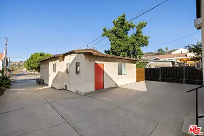 5062 N Maywood Ave, Los Angeles, CA 90041 - Photo 17