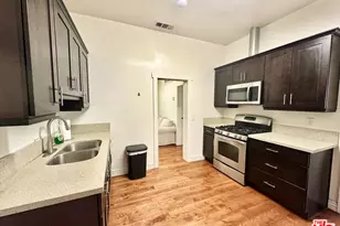 1327 W 35th St, Los Angeles, CA 90007 - Photo 13