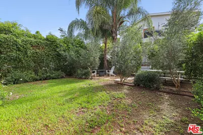 1174 S Highland Ave, Los Angeles, CA 90019 - Photo 37