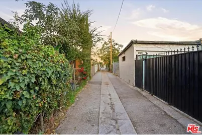 214 N Alma Ave, Los Angeles, CA 90063 - Photo 55