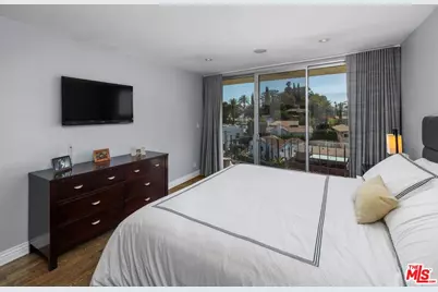 2260 N Cahuenga Blvd #502, Los Angeles, CA 90068 - Photo 13