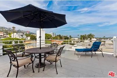 964 Hancock Ave #302, West Hollywood, CA 90069 - Photo 21