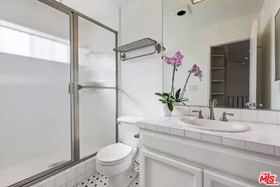 964 Hancock Ave #302, West Hollywood, CA 90069 - Photo 19