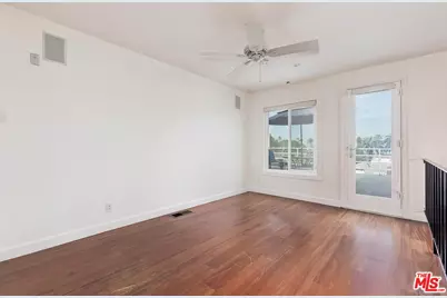 964 Hancock Ave #302, West Hollywood, CA 90069 - Photo 17