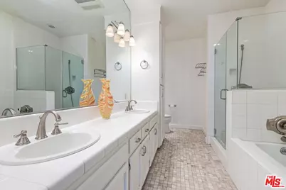 964 Hancock Ave #302, West Hollywood, CA 90069 - Photo 13
