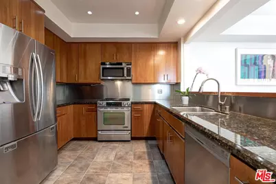 964 Hancock Ave #302, West Hollywood, CA 90069 - Photo 11
