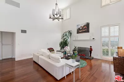 964 Hancock Ave #302, West Hollywood, CA 90069 - Photo 3
