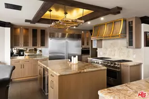 10560 Wilshire Blvd, Los Angeles, CA 90024 - Photo 17